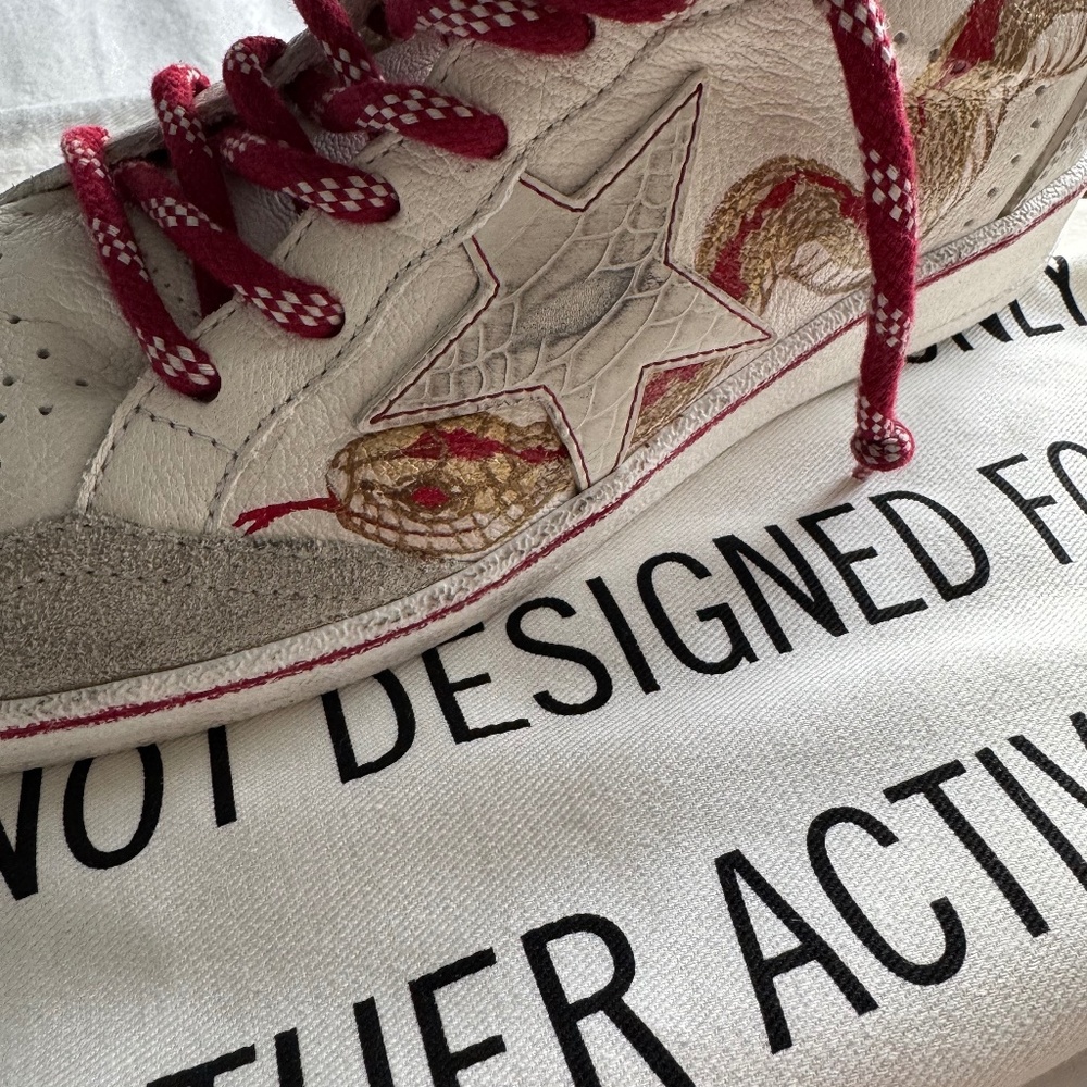 NIB GOLDEN GOOSE LIMITED EDITION HAND PAINTED ONE OF A KIND SZ10